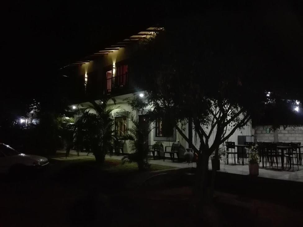 The Paramount Lodge Полоннарува Экстерьер фото