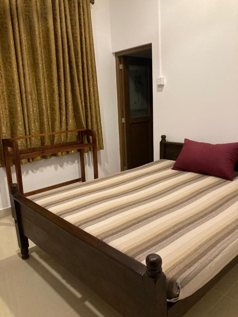 The Paramount Lodge Полоннарува Экстерьер фото